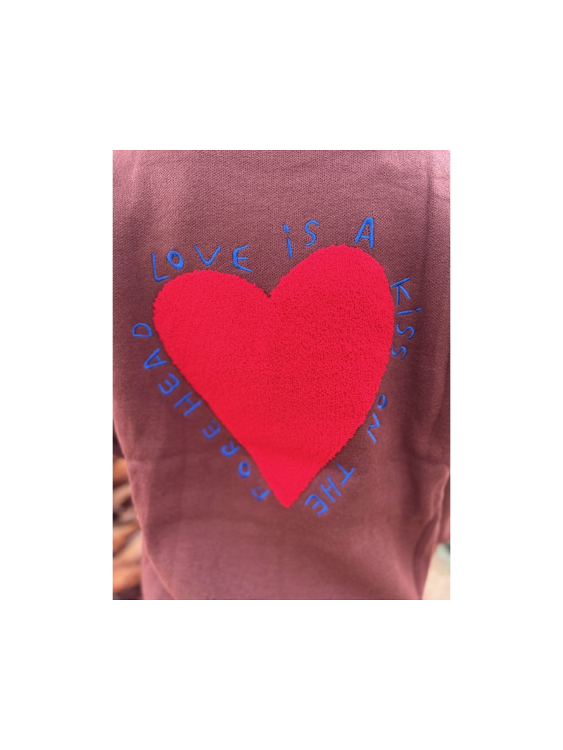 Pull Kiss – Style Casual & Tendance | Sud Access Pull Kiss – Style Casual & Tendance | Sud Access