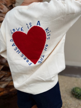 Pull Kiss – Style Casual & Tendance | Sud Access Pull Kiss – Style Casual & Tendance | Sud Access