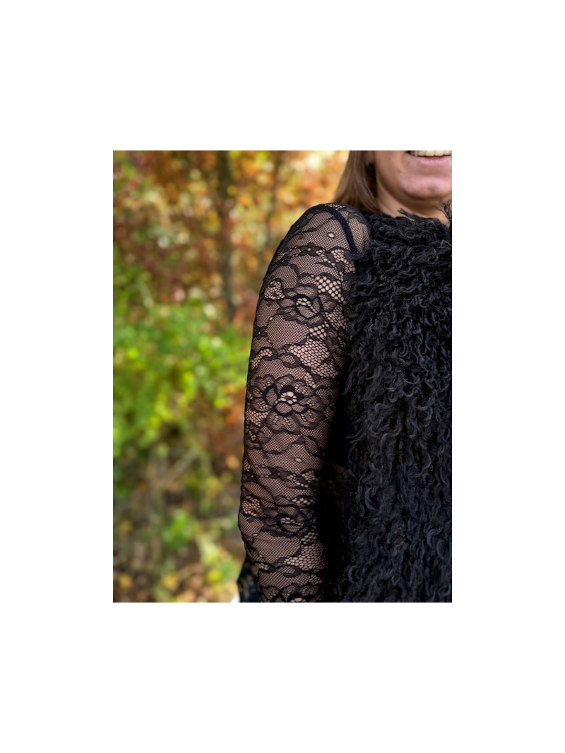 Top noir en dentelle – Taille unique & layering