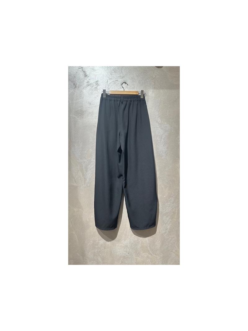 ASYMETRIQUE Pantalon noir ASYMETRIQUE Pantalon noir