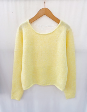 Gilet jaune noué – Maille douce, détail dentelle dos | Sud Access Gilet jaune noué – Maille douce, détail dentelle dos | Sud Access