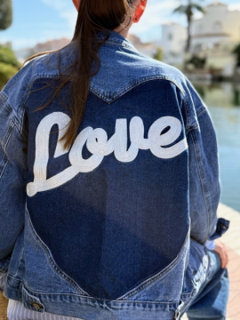 Veste denim CONOR – Cœur LOVE brodé, style oversize Veste denim CONOR – Cœur LOVE brodé, style oversize