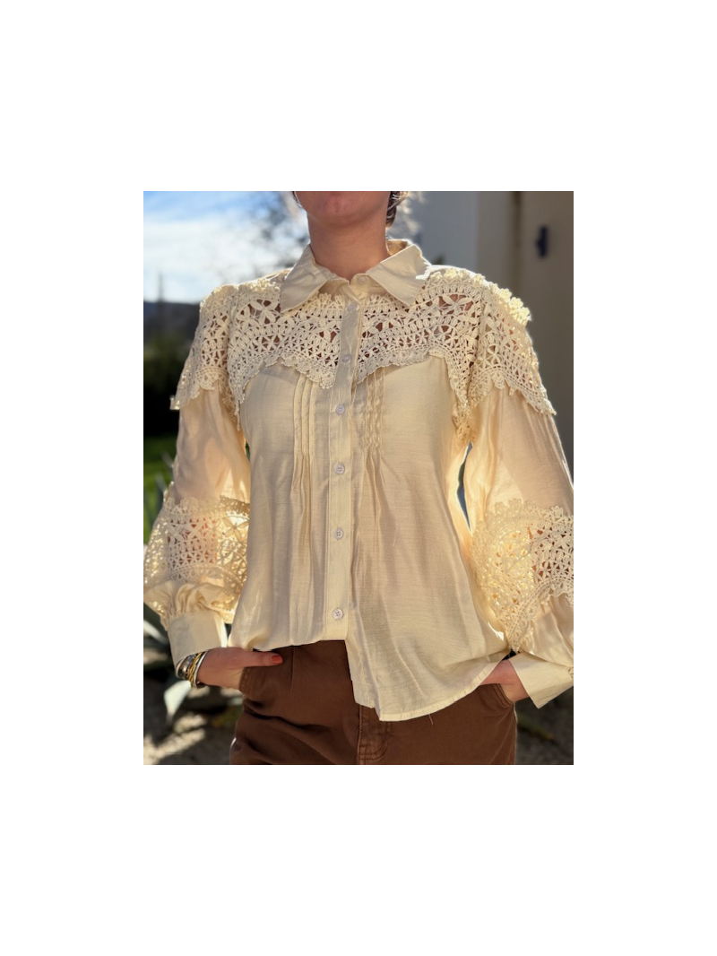 Blouse beige dentelle – Détails crochet, style bohème chic | Sud Access