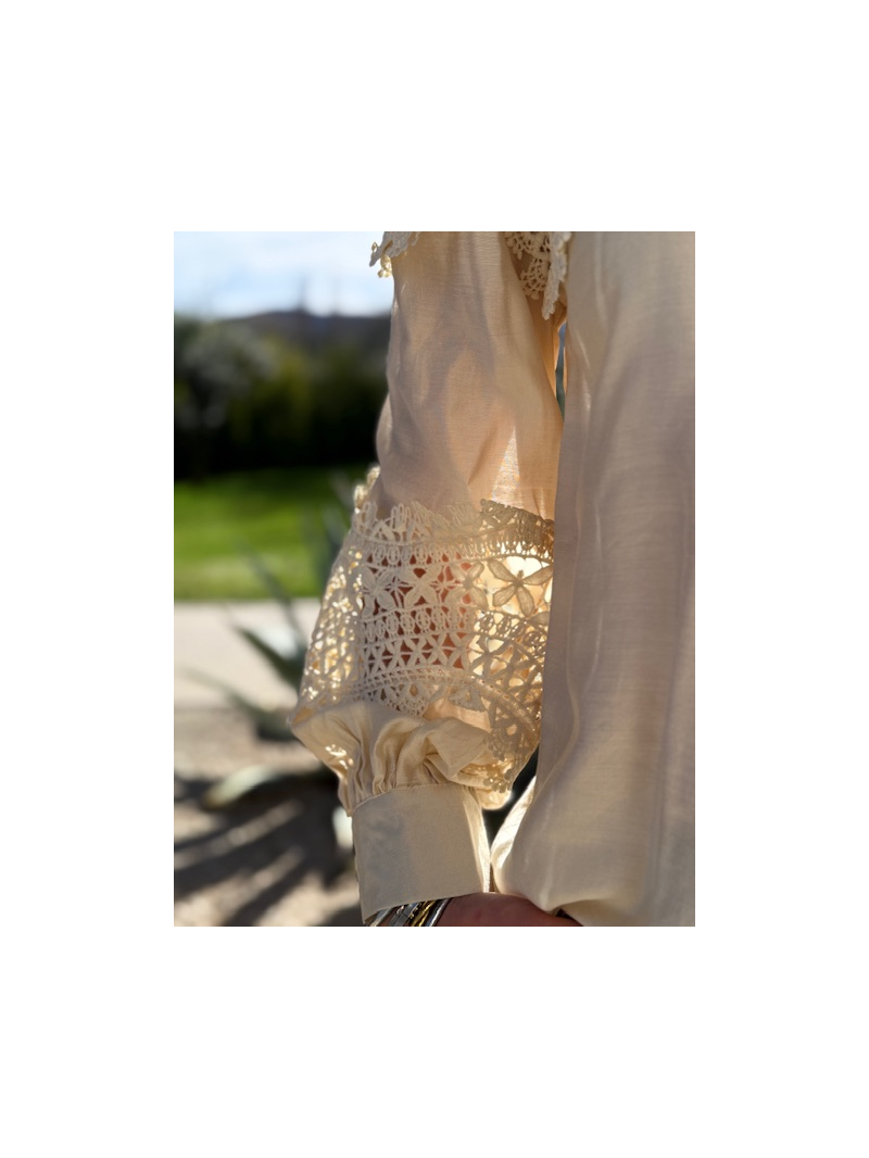 Blouse beige dentelle – Détails crochet, style bohème chic | Sud Access