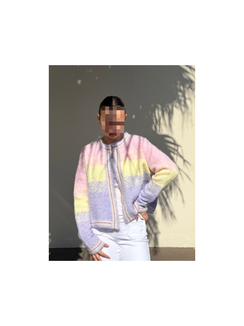 Gilet Arc-en-ciel multicolore femme – Maille douce ouverte | Style pastel tendance Gilet Arc-en-ciel multicolore femme – Maille douce ouverte | Style pastel tendance