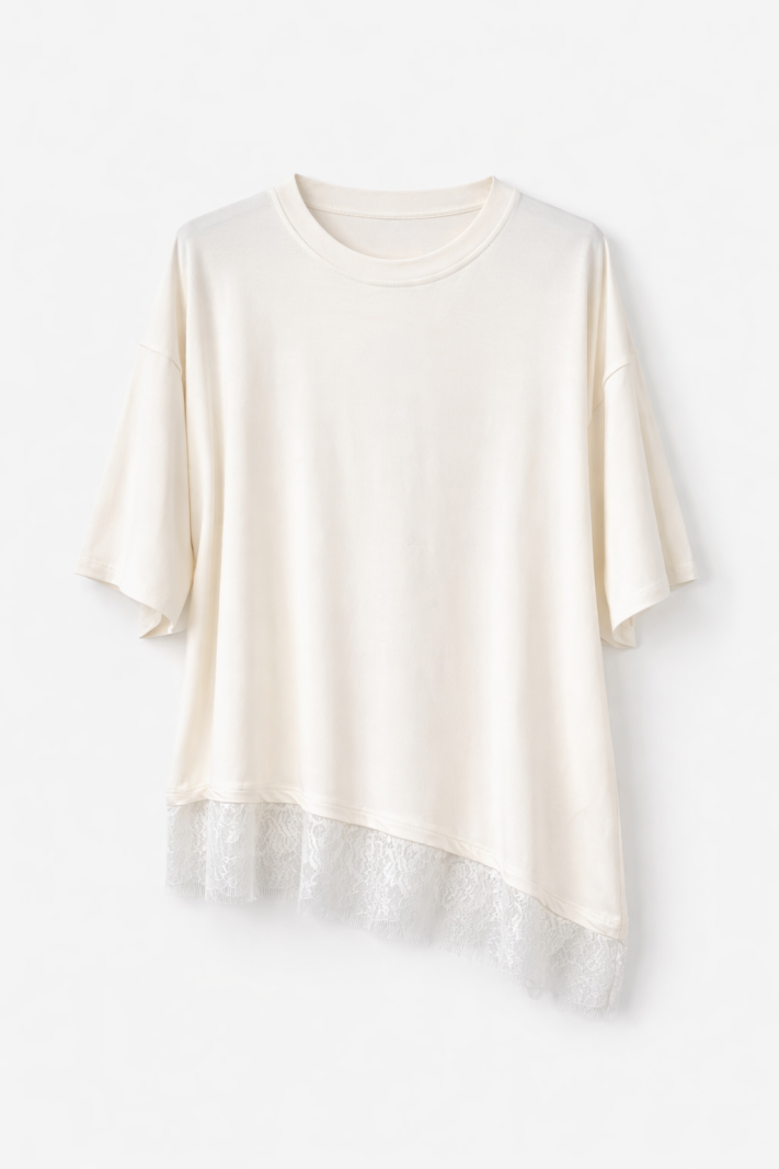 Top fluide blanc avec dentelle – Coupe asymétrique chic | Sud Access
