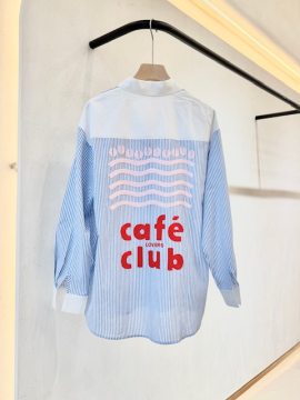 Chemise rayée ciel Café Club – Coupe élégante & style casual chic