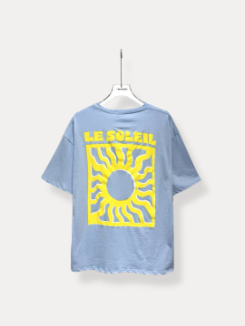 T-shirt bleu gris imprimé soleil jaune – Style estival & tendance
