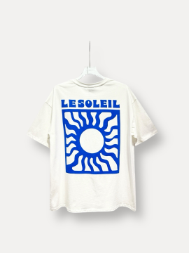 T-shirt blanc imprimé soleil bleu – Style estival & tendance