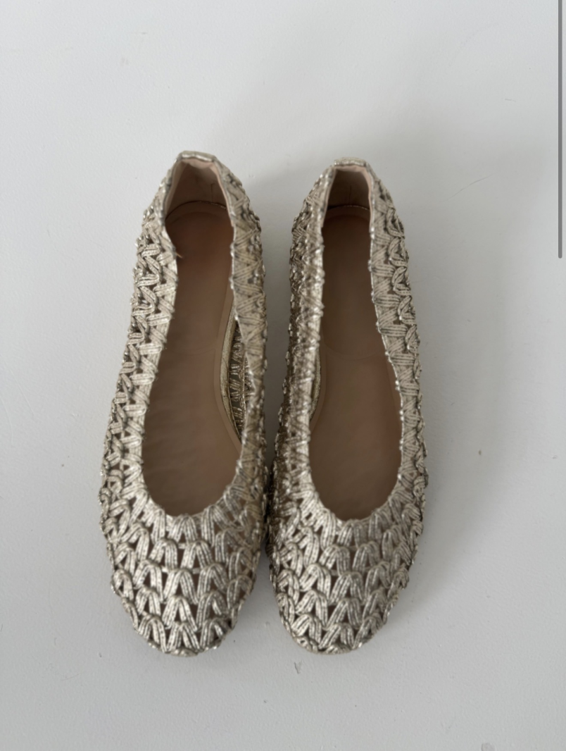 Ballerines tressées dorées plates – Chaussures femme élégantes et tendance