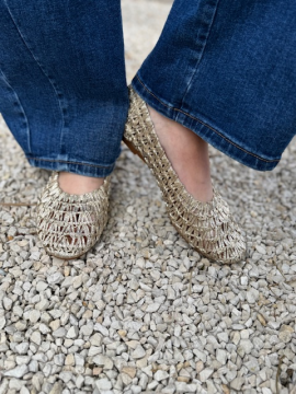 Ballerines tressées dorées plates – Chaussures femme élégantes et tendance