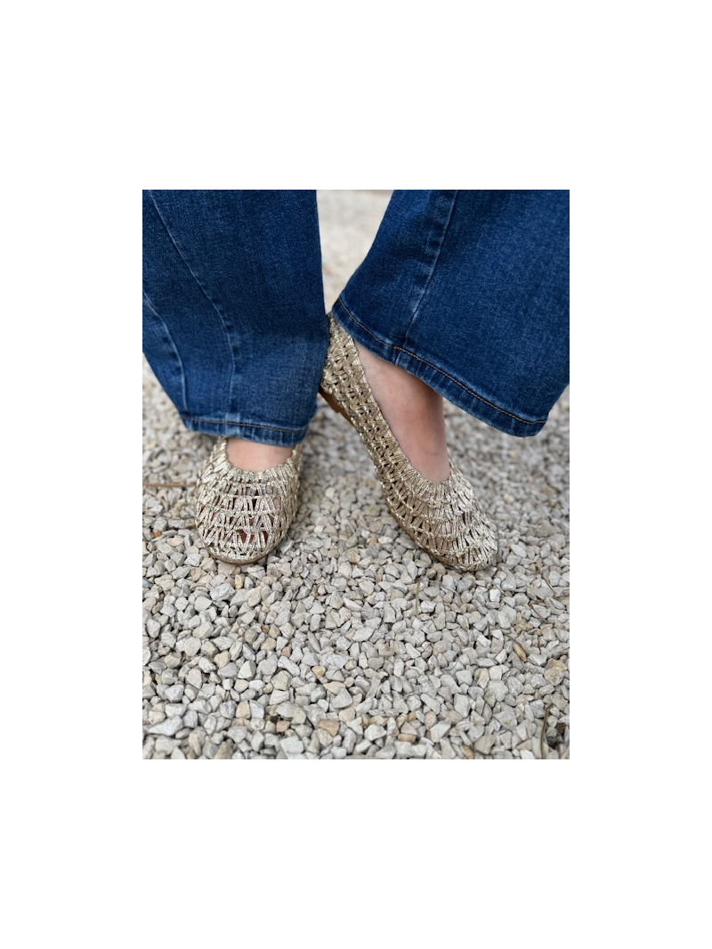 Ballerines tressées dorées plates – Chaussures femme élégantes et tendance