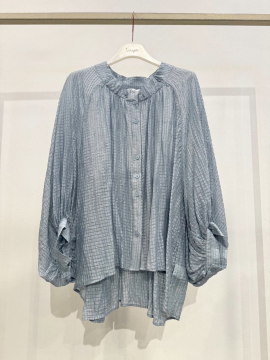 Blouse oversize bleu ciel manches bouffantes détail dos – femme tendance
