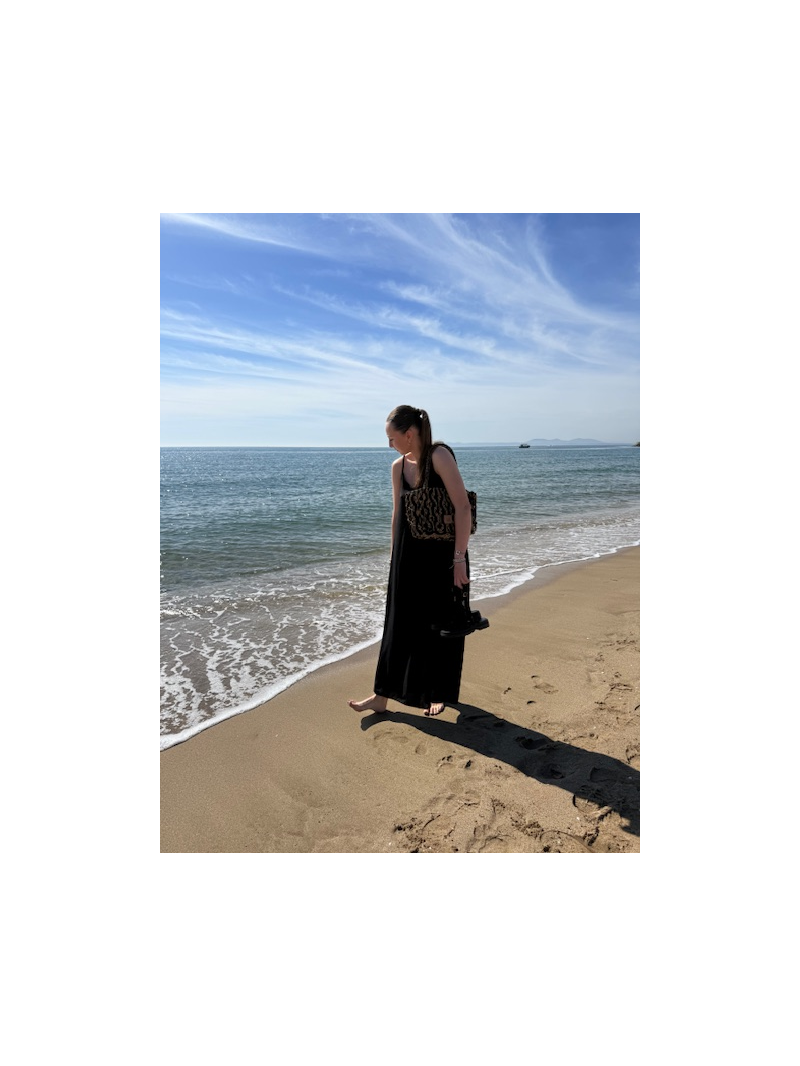 Robe Déesse noire dos nu détail cailloux – robe longue femme été