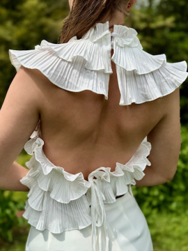Top dos nu blanc à volants plissés Lovely – top femme élégant et tendance