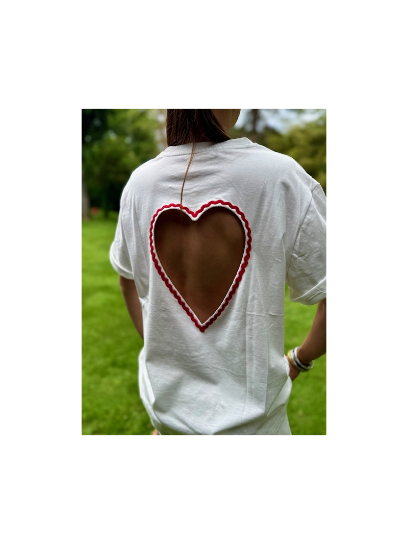 T-shirt blanc col rond dos cœur rouge | Sud Access Montélimar T-shirt blanc col rond dos cœur rouge | Sud Access Montélimar