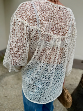 Blouse BOHO écrue crochet manches longues | Sud Access Montélimar