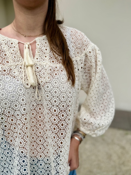 Blouse BOHO écrue crochet manches longues | Sud Access Montélimar