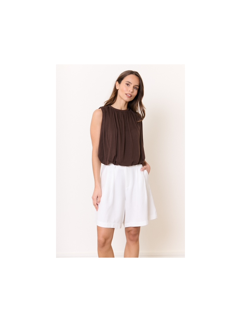 Bermuda blanc femme chic et élégant – Total look avec blazer assorti Bermuda blanc femme chic et élégant – Total look avec blazer assorti