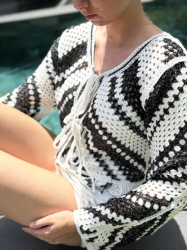 Gilet Crochet Noir & Écru Femme Bohème Chic | Sud Access Montélimar