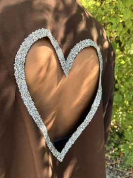 T-shirt Cœur Strass Chocolat Femme Dos Ajouré | Sud Access T-shirt Cœur Strass Chocolat Femme Dos Ajouré | Sud Access