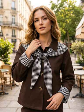 Trench marron femme avec foulard vichy | Sud Access