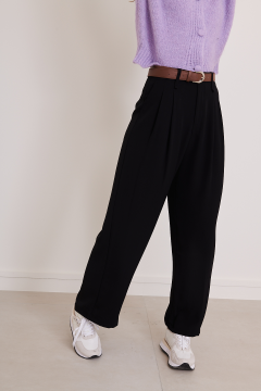 Pantalon Ewan noir fluide à pinces avec ceinture | Sud Access Pantalon Ewan noir fluide à pinces avec ceinture | Sud Access