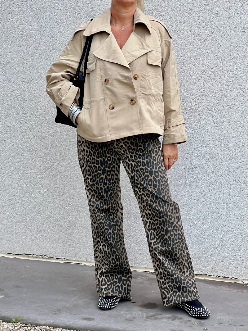 VICTOIRE Trench court